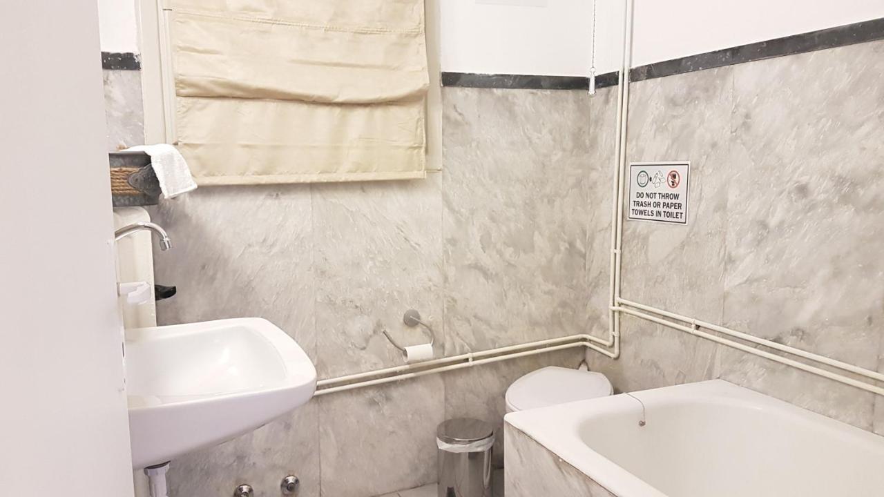 Olive Apartment- Athens Center, 4 Bd, 1.5 Bath 외부 사진
