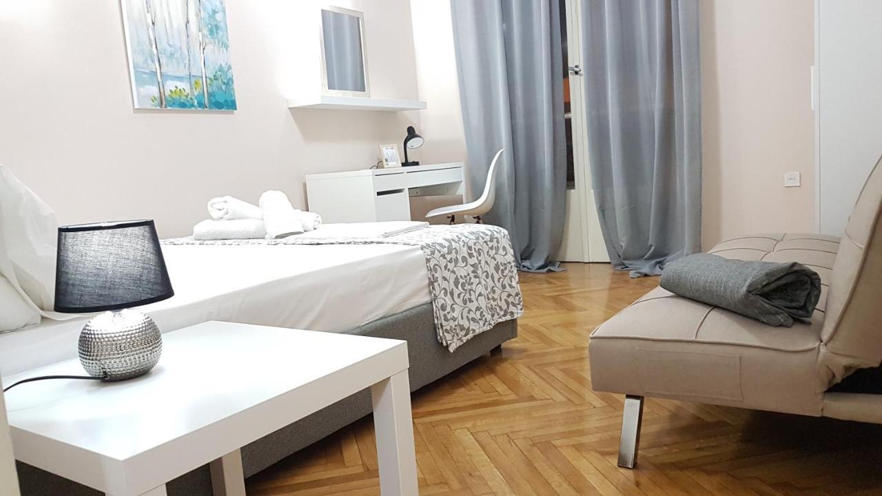 Olive Apartment- Athens Center, 4 Bd, 1.5 Bath 외부 사진
